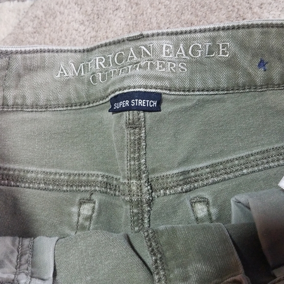 American Eagle Moss Green Stretch High RiseJean Shorts - Picture 4 of 4